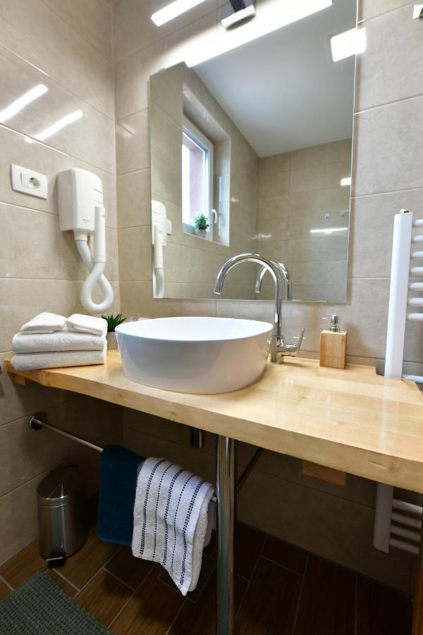 House Bela Vido Hotel Dreznik Grad Bagian luar foto