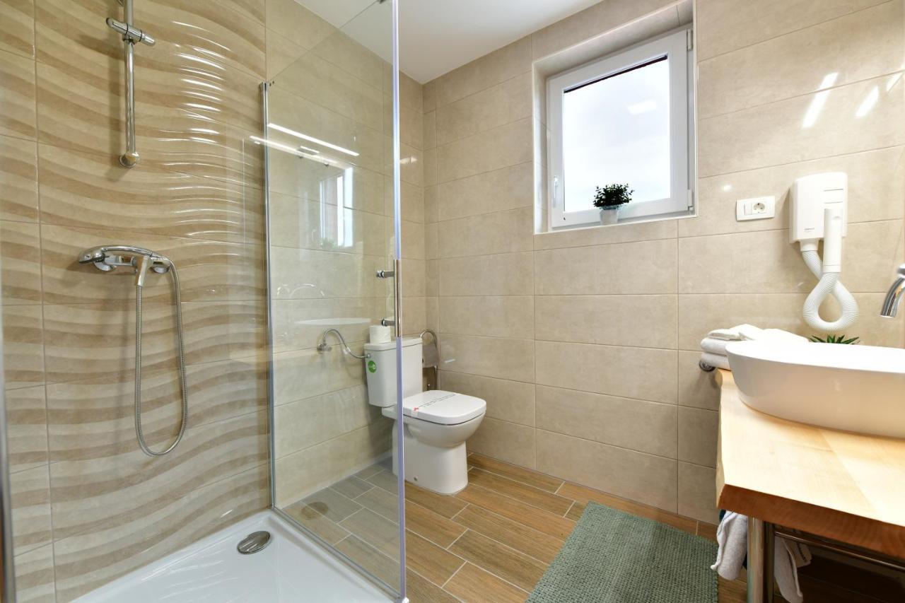 House Bela Vido Hotel Dreznik Grad Bagian luar foto